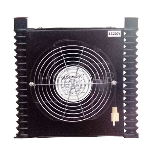 AF1025�͉���s��